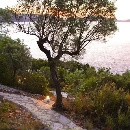 Nautique - Waterfront Sivota (Lefkada)